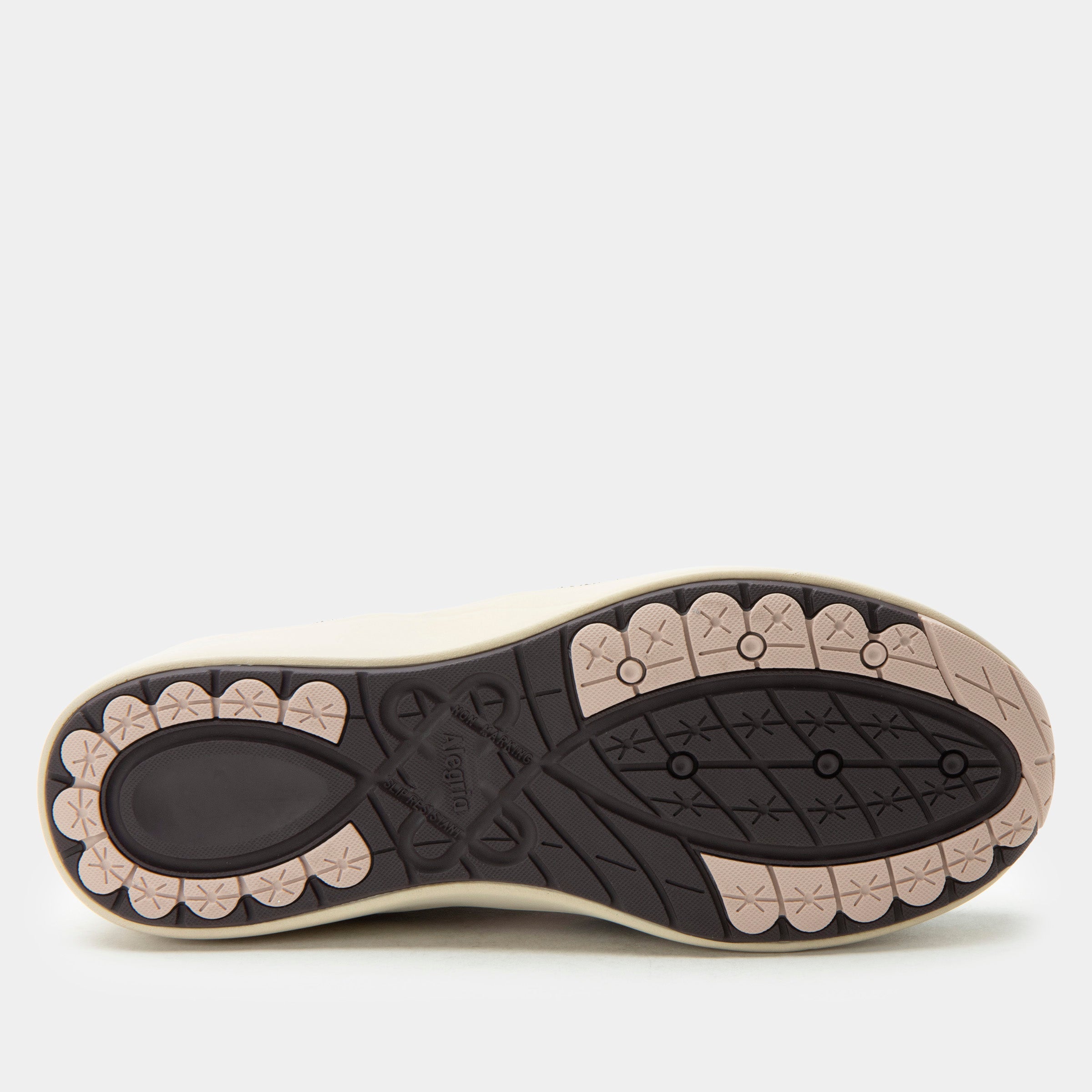 Embyr Chery Lacquer Shoe - Image 7