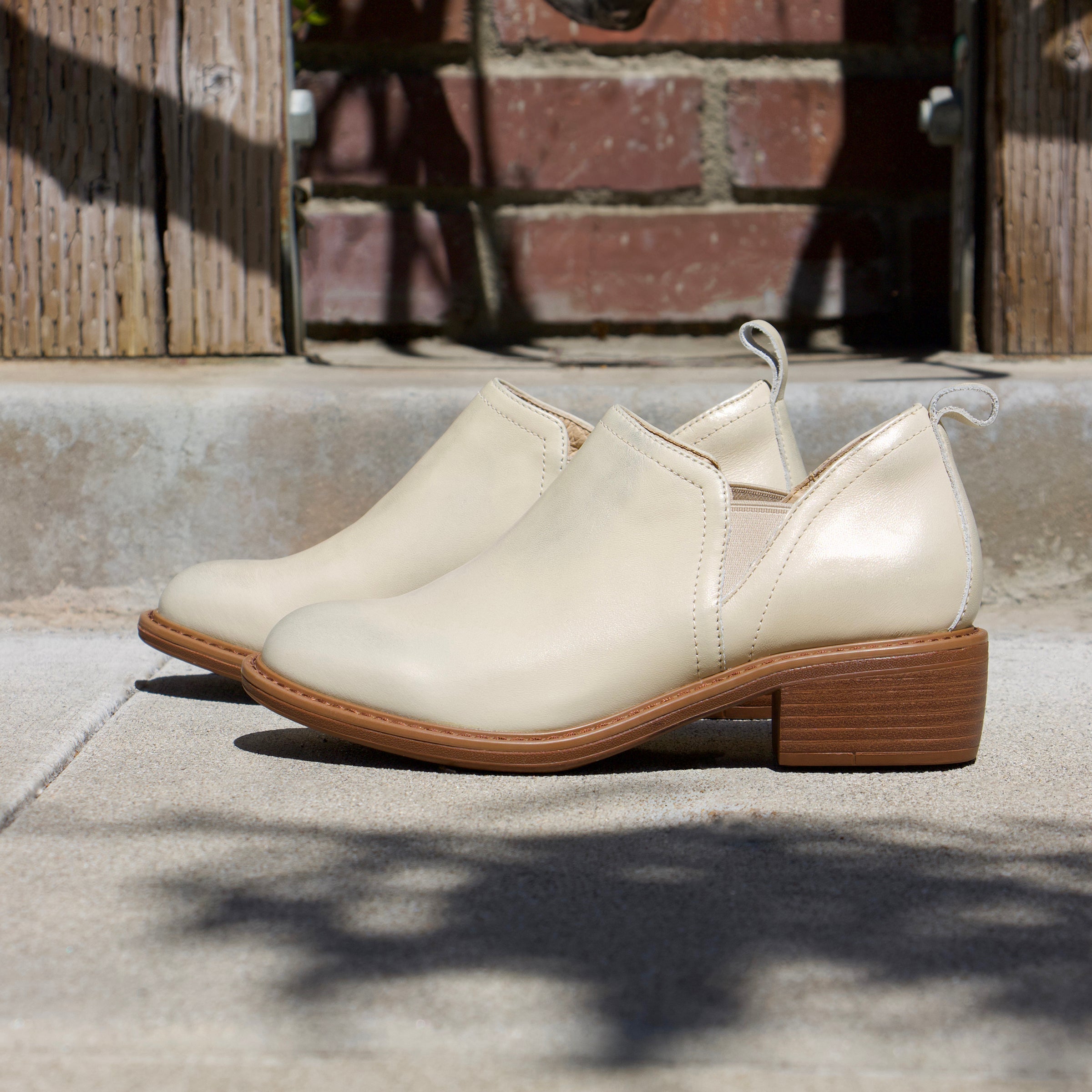 Merle Gold Cream Boot - Image 2